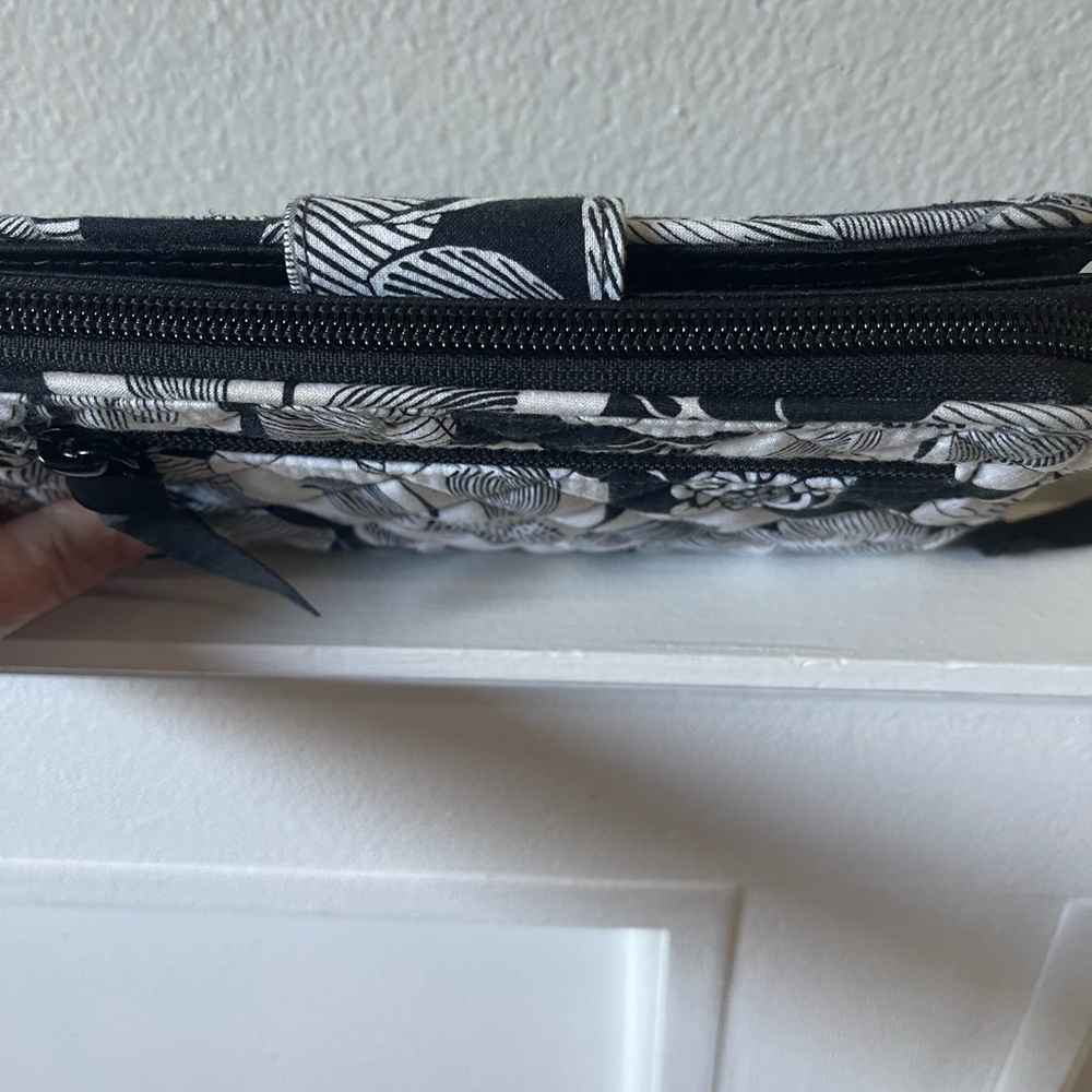 Vera Bradley Bedford Blooms Wallet - Picture 4 of 8
